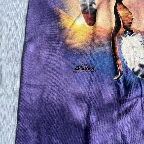 THE MOUNTAIN / purple T-shirts /￼ dreamcatcher and white dove/ size M￼ - Picture 3 of 5